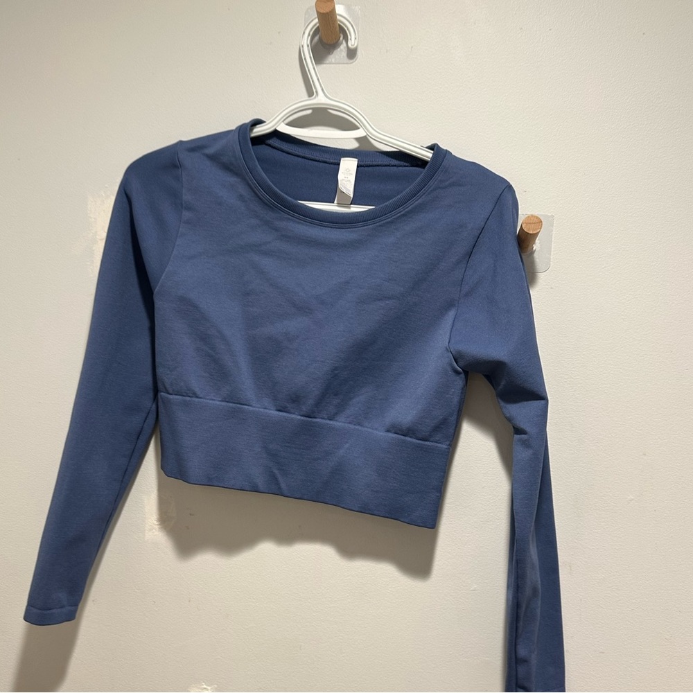 OFFLINE By Aerie Sidewalk
Seamless Long Sleeve Cropped T- Shirt